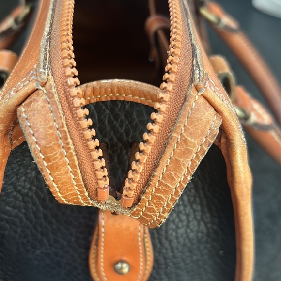 Dooney & Bourke Black and Cream Leather Bags - Picture 7 of 12